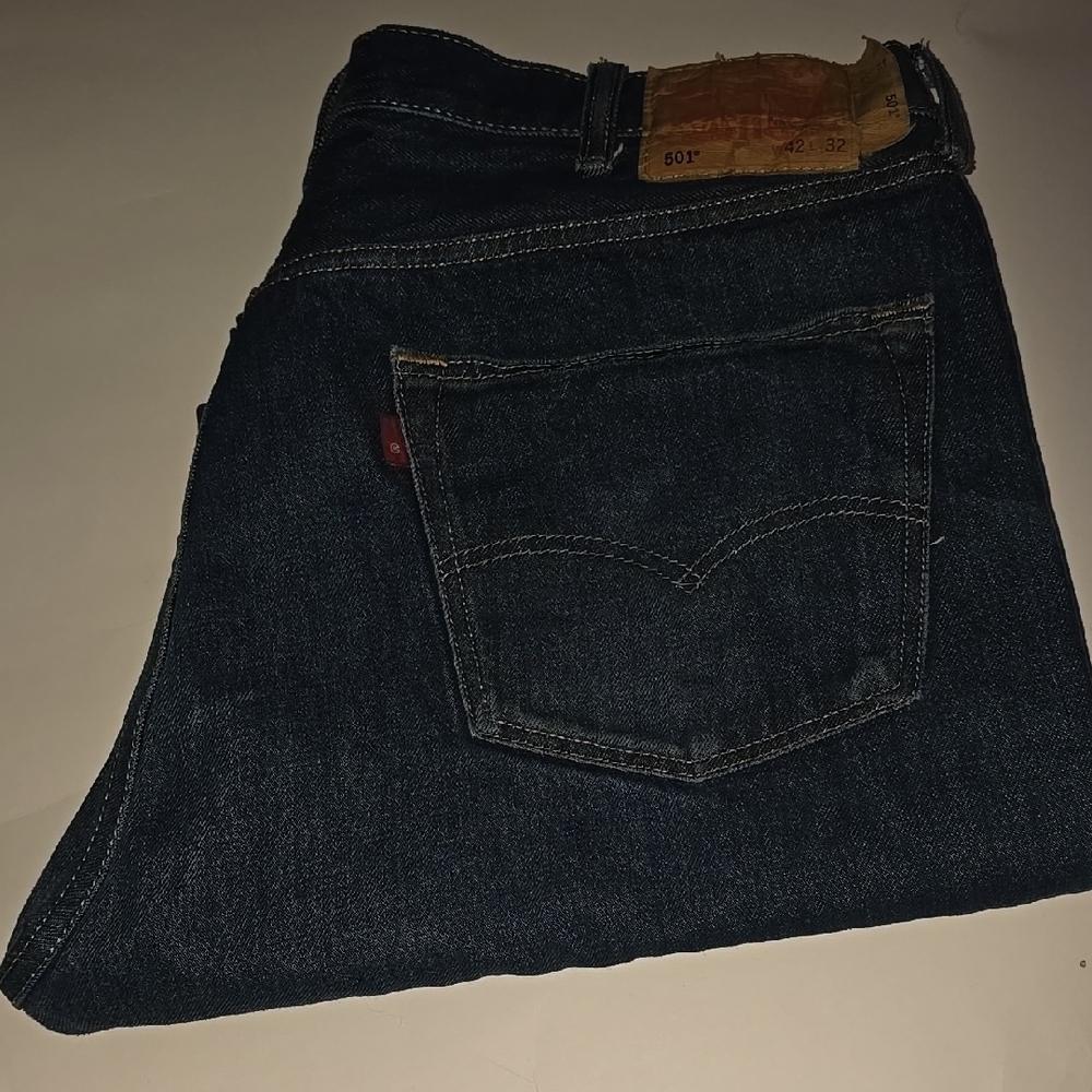 Levi's Classic Blue Straight Jeans with Leather Patch